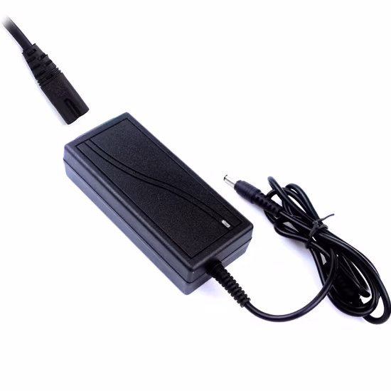 LED CCTV Netzteil Tischladegerät EU Us UK Au AC DC 5V 6V 9V 12V 15V 20V 24V 5A 6A7a 84W Netzteil